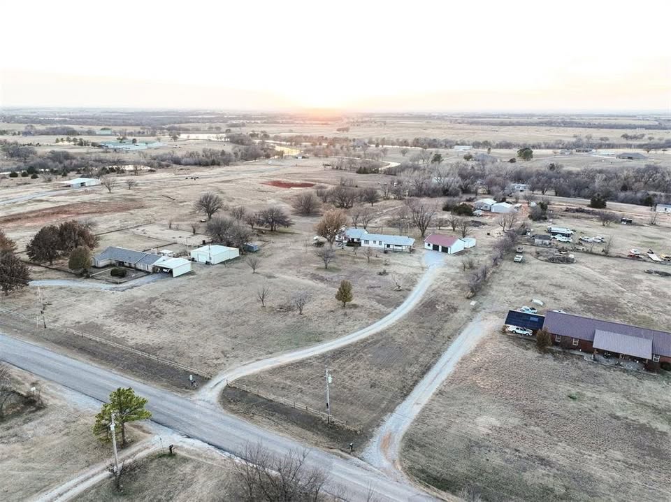 Tessa Hood Realtor – Aerial view of 2.5 acre property at 1112 County Street 2910, Tuttle Oklahoma
