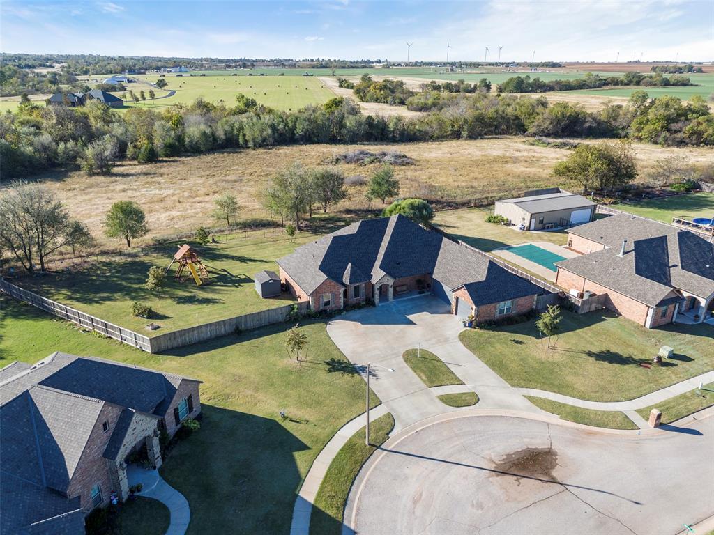 Tessa Hood Realtor – Aerial view of 516 Kings Ct and surrounding neighborhood in Tuttle Oklahoma